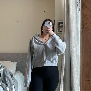 ARITZIA cropped sweatshirt